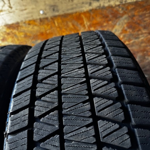 バリ山　BRIDGESTONE ブリヂストン　ブリジストン　DM-V3 225/60R18 スタッドレス　タイヤ　2022年〜2024