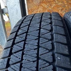 バリ山　BRIDGESTONE ブリヂストン　ブリジストン　DM-V3 225/60R18 スタッドレス　タイヤ　2022年〜2024年製　18インチの画像