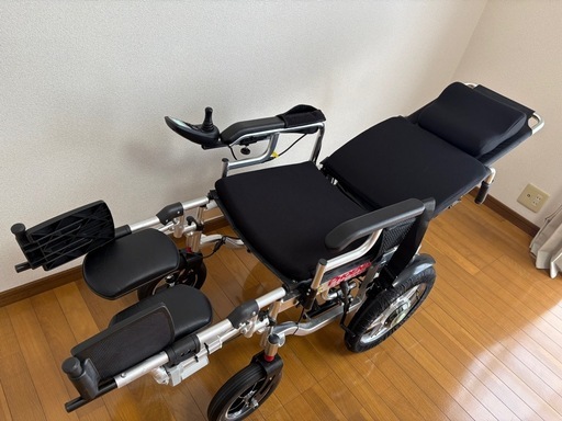 電動車椅子／開封した新品の商品/リクライニング
