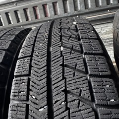 バリ山　BRIDGESTONE VRX 155/65R14 スタッドレス　タイヤ　の画像