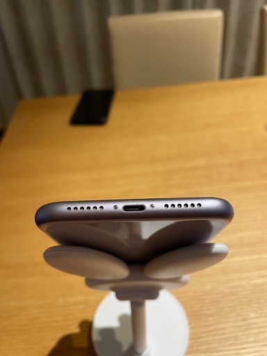 美品　iPhone11 64GB パープル　simロック解除　