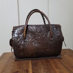 グレースコンチネンタル carving trives カービングバッグMの画像