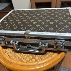麻雀　ヴィトンモノグラム柄風の画像