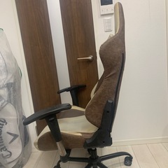ゲーミングチェアの画像