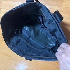 東急ハンズコラボモデル ポータービジネストートバッグ ノートパソコン収納可能の画像