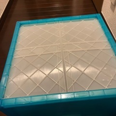 プラスチック収納容器(38×26㎝)の画像