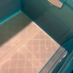 プラスチック収納容器(38×26㎝)の画像
