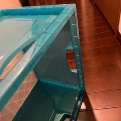 プラスチック収納容器(38×26㎝)の画像