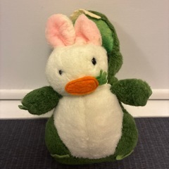 ワニorウサギぬいぐるみの画像