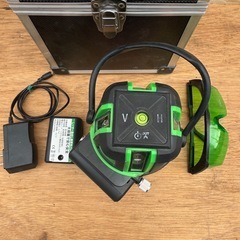 【別府市】グリーンレーザー 墨出し器 2バッテリー・充電器付き 動作良好の画像