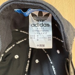 adidas 帽子の画像