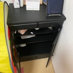 ガラスキャビネットの画像