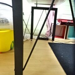白いテーブルの画像