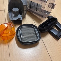 HITACHI 充電式掃除機 PV-BE200 シャンパンゴールドの画像