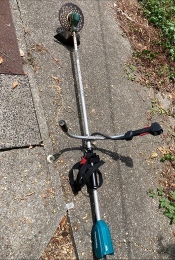 バッテリー&充電器付き　上位モデル マキタ MUR185UDRF 充電式草刈機 Uハンドルタイプ