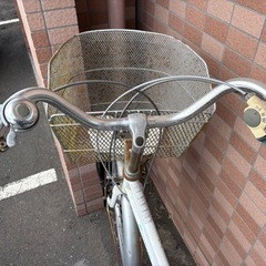 故障なし！なし！3段切替付き　26いんち26インチ自転車　リア子供乗せカゴ付き　オートライトつき付きの画像