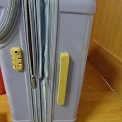 スーツケース　青の画像