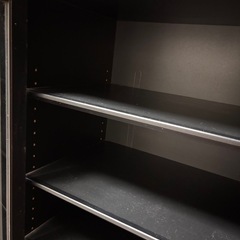 ガラス扉本棚の画像