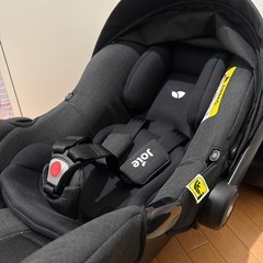Joie トラベルシステム対応ベビーシート　&　車取り付け用のベース 2点セットの画像