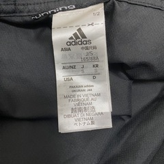 adidas ナイロンジャケットの画像