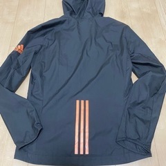 adidas ナイロンジャケットの画像