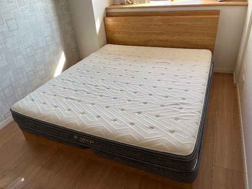 ニトリ　クイーンベットフレーム・マットレスセット