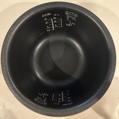 東芝　3合炊き炊飯器の画像