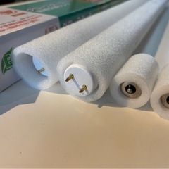 直管LEDランプ 20形相当 G13 昼白色 グロースターター器具専用 ダミースターター付 2本入_LDF20SS・N/8/102P1 06-0917 オーム電機の画像
