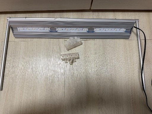 アクロ　ＴＲＩＡＮＧＬＥ　ＬＥＤ　ＧＲＯＷ　６００　３０００ｌｍ　６０ｃｍ水槽　照明