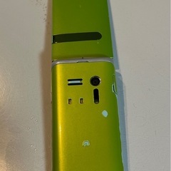 au W61SA SANYO 携帯電話 グリーン ガラケーの画像