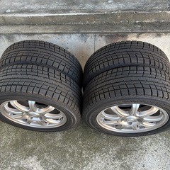 お得❗️1ヶ月しか履いてないYOKOHAMAスタッドレスタイヤホイール４本セット205/55R16の画像