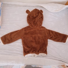 新品同様クマ耳付きモコモコパーカー　フリース　80サイズ　上着アウター　赤ちゃん　ベビーの画像