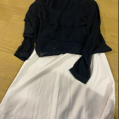 黒ブラウスの画像