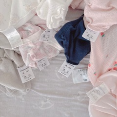 【美品】UNIQLO 西松屋コットンメッシュボディスーツ8枚セット保育園着　ベビー　赤ちゃんの画像