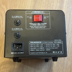 変圧器 2000VA 1800W
の画像