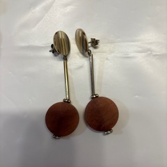 ピアス4点　ネックレス1点の画像