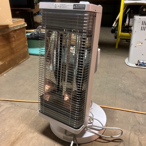 2022年製【美品】セラムヒート遠赤外線ヒーター　ダイキン工業