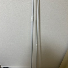 洗濯物干し、突っ張り棒2本の画像