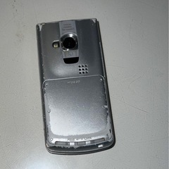 WIN 折りたたみ式携帯電話 シルバーの画像