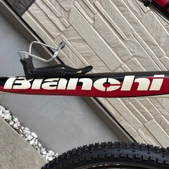 【整備済み】Bianchi ビアンキ KUMA マウンテンバイク 前後タイヤ新品　クロスバイク　油圧ディスクブレーキ の画像