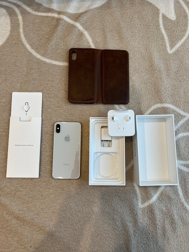中古 SIMフリーiPhone XS シルバー512GB バッテリー最大容量95%