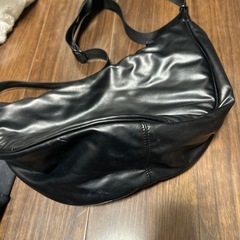 美品⭐︎ユニクロ　ショルダーバックの画像