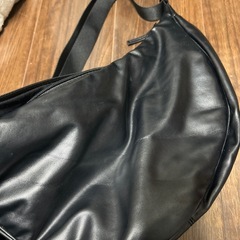 美品⭐︎ユニクロ　ショルダーバックの画像