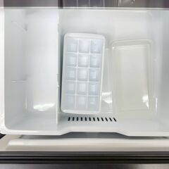 メルカリよりお得！【3ヵ月保証付き】Hisense ハイセンス 2ドア冷蔵庫 135L 2022年製 配送・設置込み！ KR0127の画像