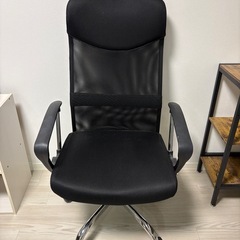 【引取限定】デスク・チェアのセット
の画像