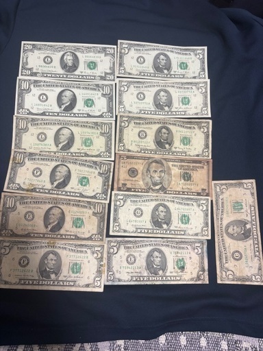 アメリカドル、旧紙幣100ドルになります、