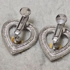 Courreges クレージュ イヤリング 銀色×金色 ロゴ ハート 昭和レトロの画像