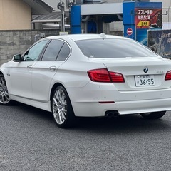 BMW 5シリーズ ホワイト2年車検付き‼️の画像