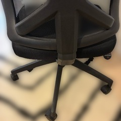 ニトリ　オフィスチェア　ヘッドレスト付きの画像