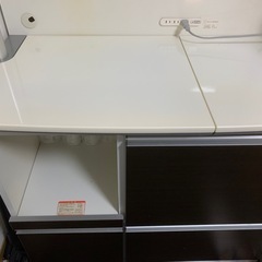 食器棚、キッチン収納の画像